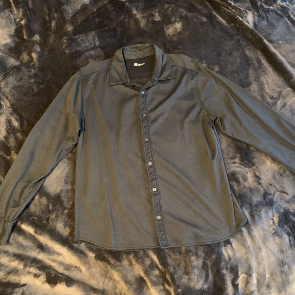 Gap button up